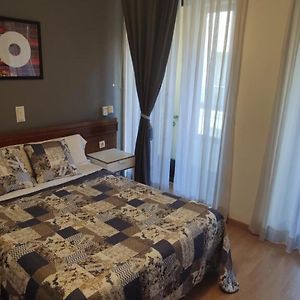 Kamer met een Queen Size Bed